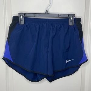 Nike Women’s Shorts-Size LARGE